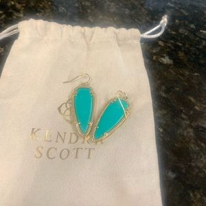 Kendra Scott Skylar Arrowhead Earrings in Teal and Gold - no filter on pics!
